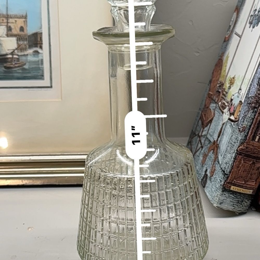 Vtg Vintage MCM molded glass depression glass Decanter and stopper - Picture 9 of 10